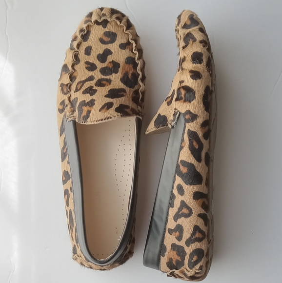 🩷💚⚜️Cole Haan⚜️🩷💚Womens Driving Shoes Animal Print Cow Hair Loafers Size 7.5 - Picture 1 of 9
